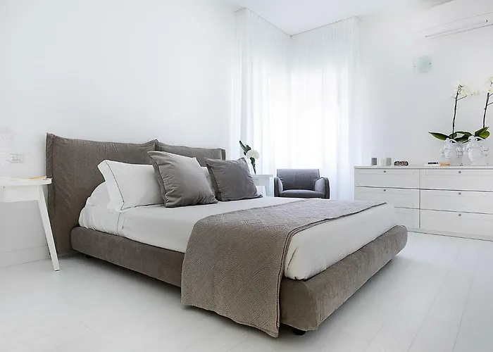 White Stylish Apartments 2