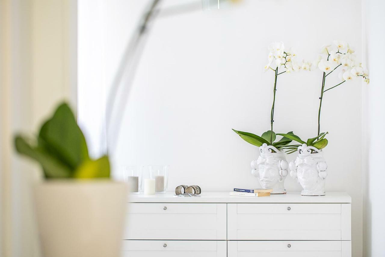 White Stylish 2 Apartment Vico Equense
