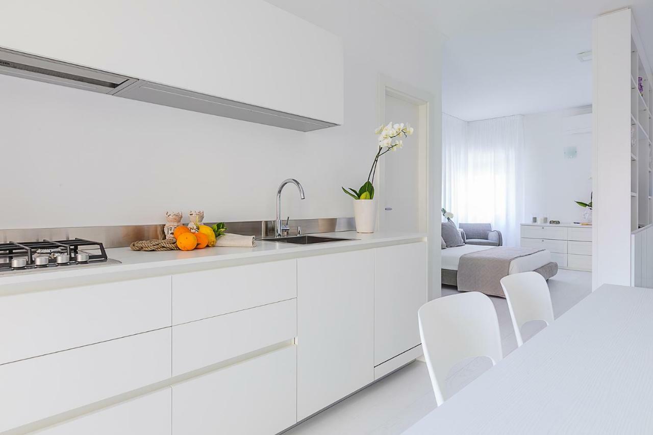 White Stylish 2 Apartment