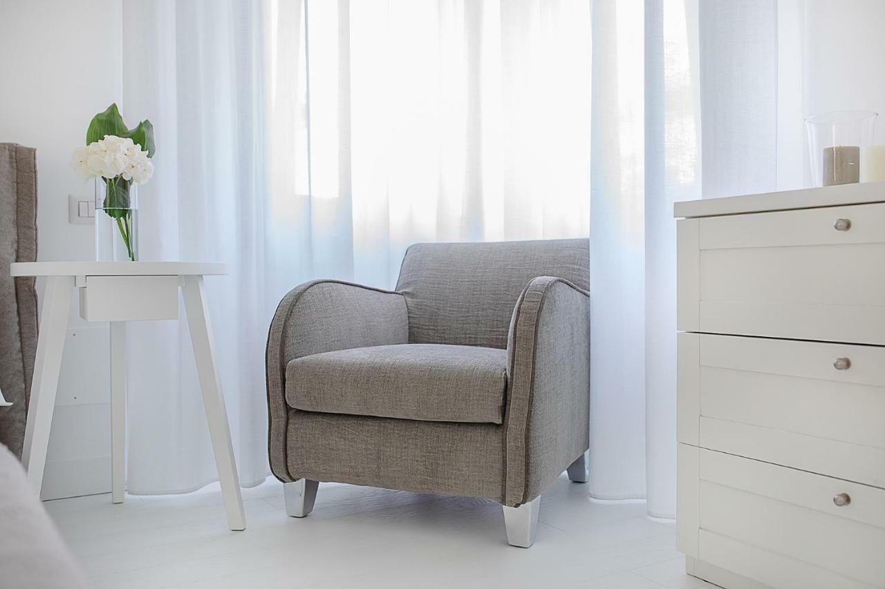 White Stylish 2 Vico Equense