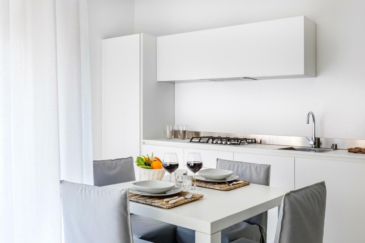 White Stylish 2 Apartment